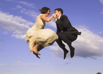 Photographies de mariage sur trampoline